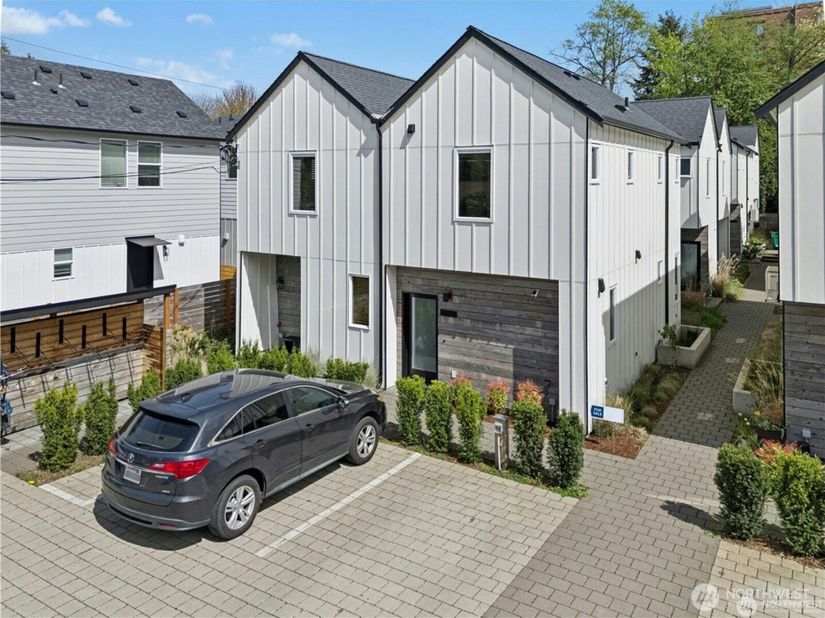 10354 Wallingford Ave N B, Seattle WA 98133