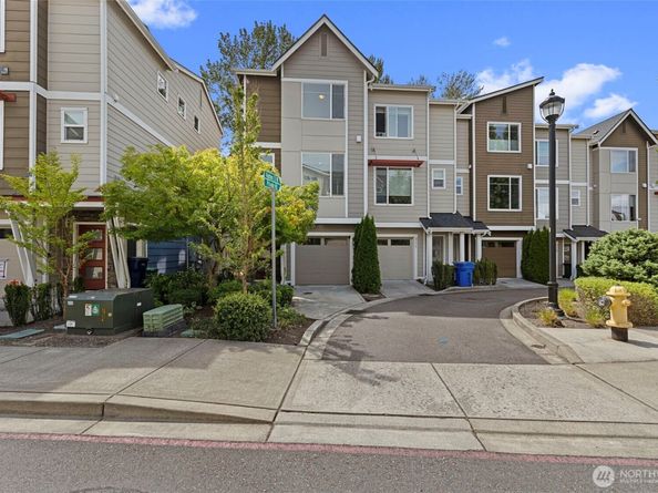 347 Vashon Court NE, Renton WA 98059