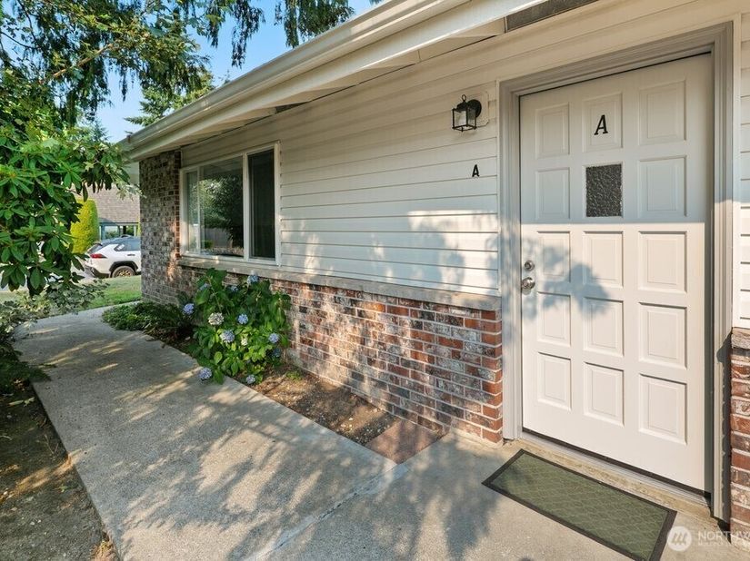 4512 216th Street SW 12A, Mountlake Terrace WA 98043
