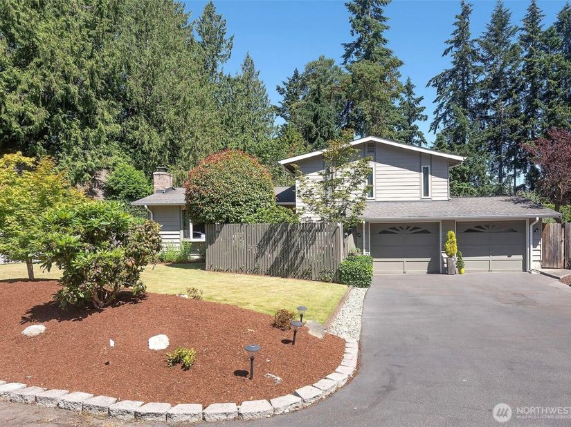 8821 221st Place SW, Edmonds WA 98026