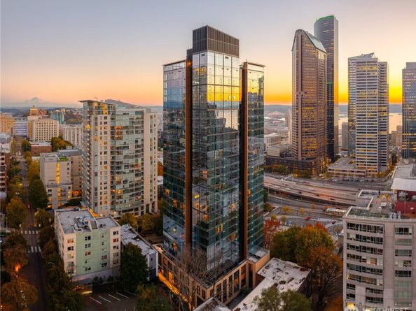 800 Columbia Street 301, Seattle WA 98104