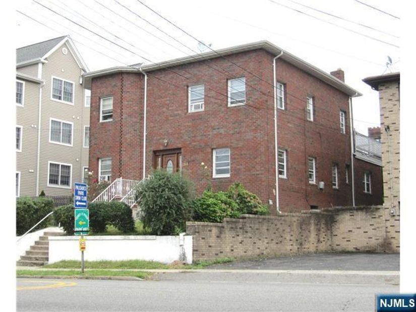 264 Grand Avenue, Palisades Park NJ 07650