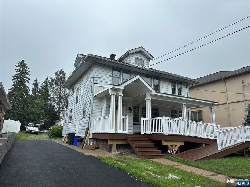 542 Prospect Avenue, Ridgefield NJ 07657
