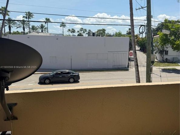 7125 Bay Dr 201, Miami Beach FL 33141