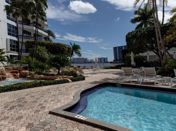 3600 Mystic Pointe Dr 613, Aventura FL 33180