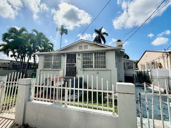 2228 SW 2nd St, Miami FL 33135