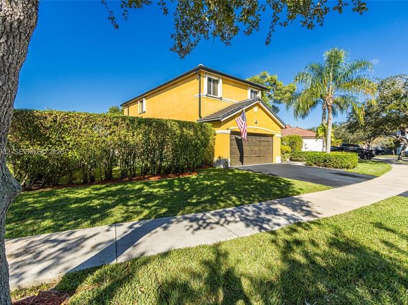 1280 Majesty Ter, Weston FL 33327