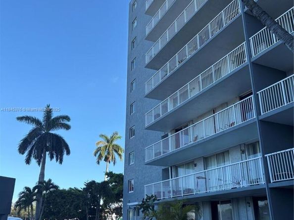 1800 NW 24th AVE 205, Miami FL 33125