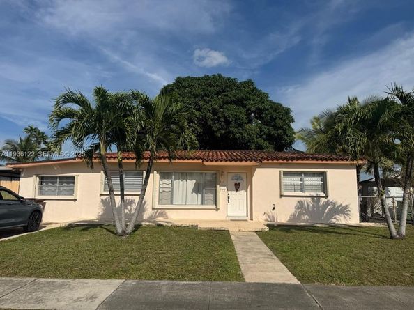 451 W 30th Pl, Hialeah FL 33012