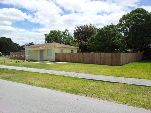 Undisclosed Address #A12031193, Miami FL 33157
