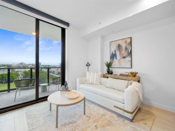 580 72nd 611, Miami Beach FL 33141