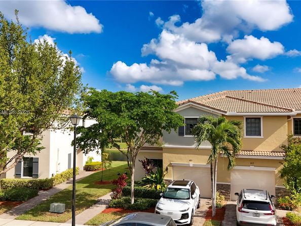 401 NE 194th Ln, Miami FL 33179