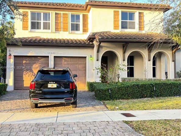 15041 SW 177th Ter, Miami FL 33187
