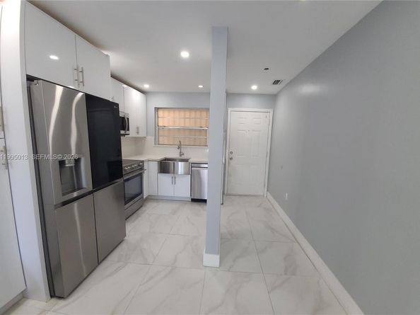 453 SW 2nd St 306C, Miami FL 33130