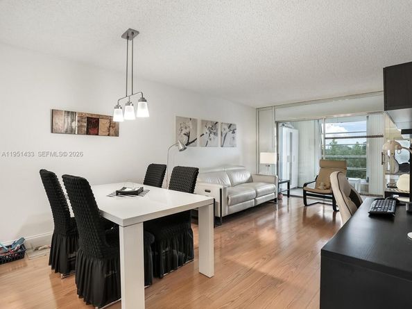 9370 Sunrise Lakes Blvd 308, Sunrise FL 33322