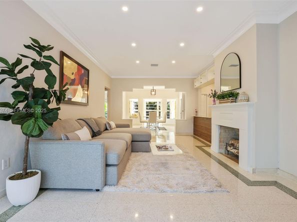 3760 Royal Palm Ave, Miami Beach FL 33140