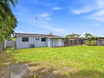 687 W 39th Pl