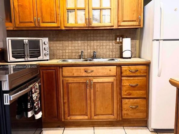 20520 NW 15th Ave 122, Miami Gardens FL 33169