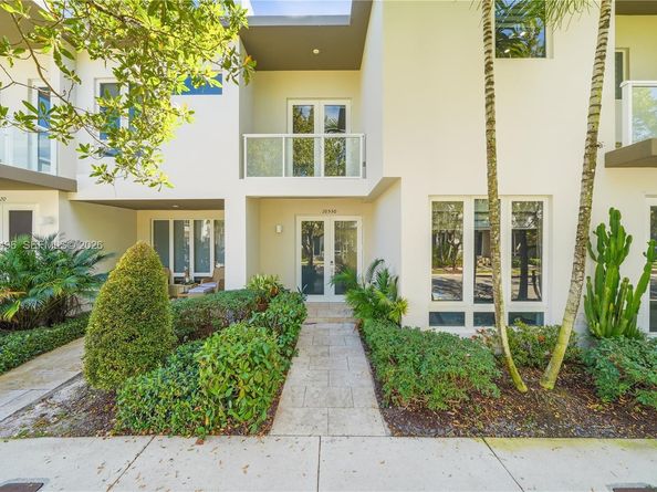 10530 NW 63rd Ter, Doral FL 33178