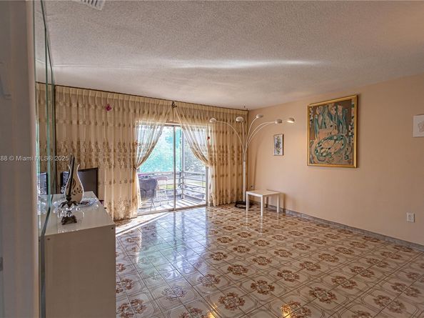 16790 NE 14th Ave 215, Miami FL 33162