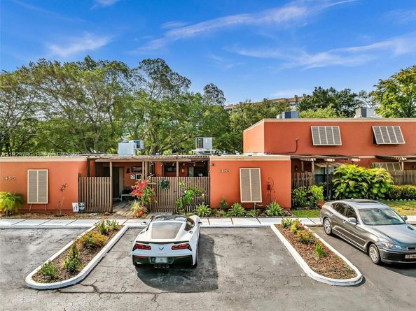 1489 Fairway Rd, Pembroke Pines FL 33026