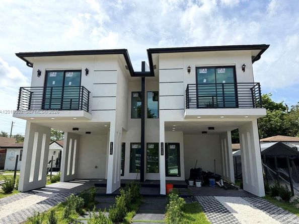 1818 NW 49th St, Miami FL 33142