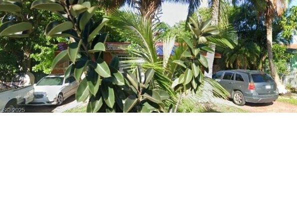 525 Curtis Dr, Opa-Locka FL 33054