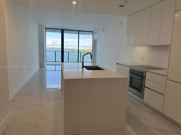 700 NE 24th 504, Miami FL 33137