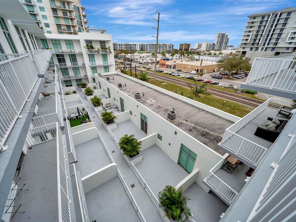 2100 Van Buren St 508, Hollywood FL 33020
