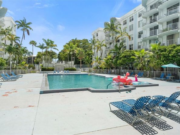 482 NW 165th St Rd A605, Miami FL 33169