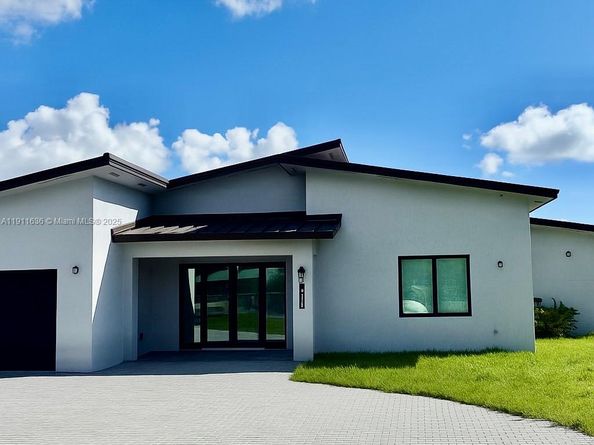 22451 SW 118 Ave, Miami FL 33170