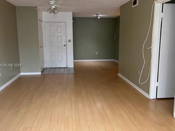 2820 N Oakland Forest Dr 106, Oakland Park FL 33309