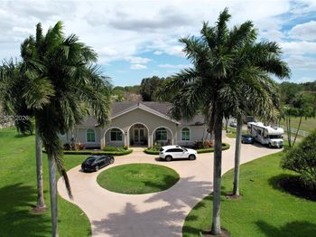 4810 SW 198th Ter