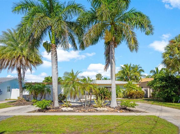 201 SE 12th St, Pompano Beach FL 33060