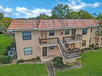 6832 S Palmetto Cir S