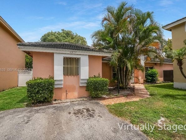 18825 NW 52nd Ct, Miami Gardens FL 33055