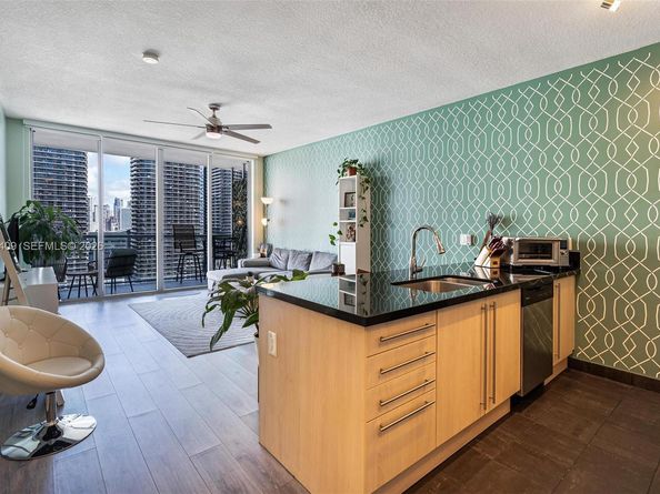 1111 SW 1st Ave 2721N, Miami FL 33130