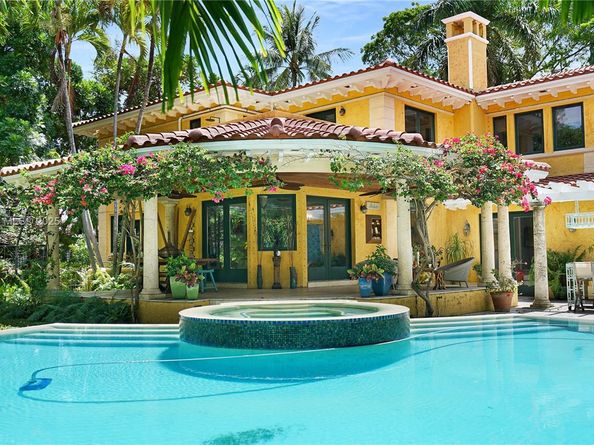 2050 Alton Rd, Miami Beach FL 33140