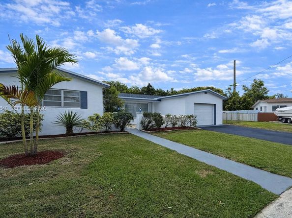 7150 SW 5th Ct, Pembroke Pines FL 33023