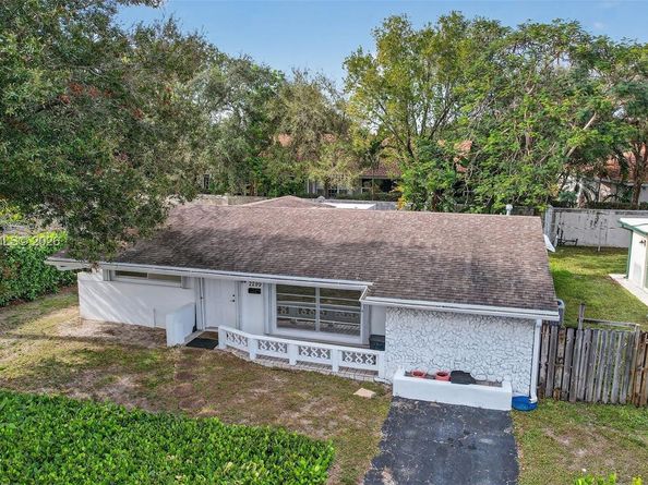 2299 NW 73rd Ave, Sunrise FL 33313