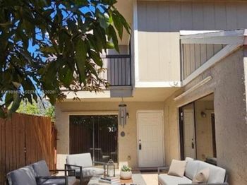 610 Commodore Dr