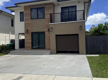 102 NW 10th Pl
