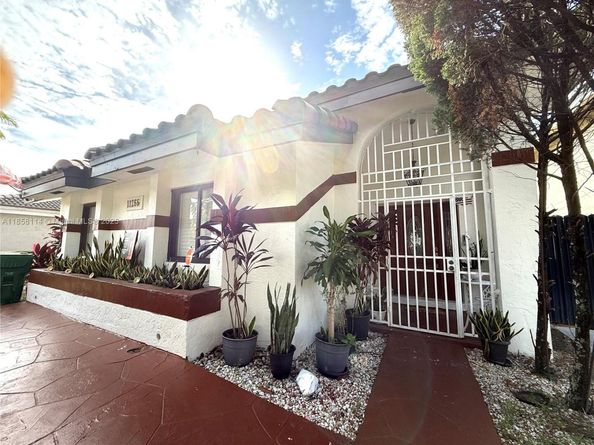 11266 SW 33rd St, Miami FL 33165