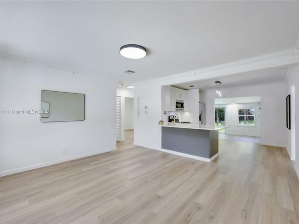 1529 NW 2nd Ave, Fort Lauderdale FL 33311