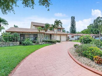 3851 NW 100th Ave