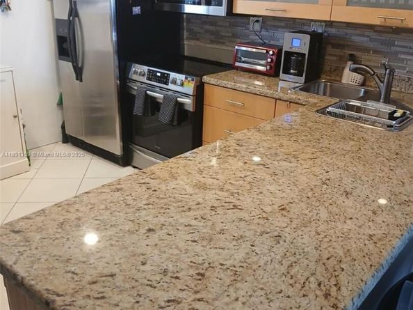 330 SE 2nd St 503E, Hallandale Beach FL 33009