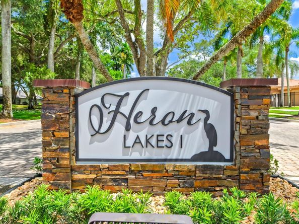 2202 Charleston, Weston FL 33326