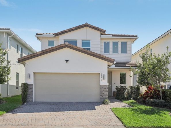 4204 Veleiros Ave, Deerfield Beach FL 33064