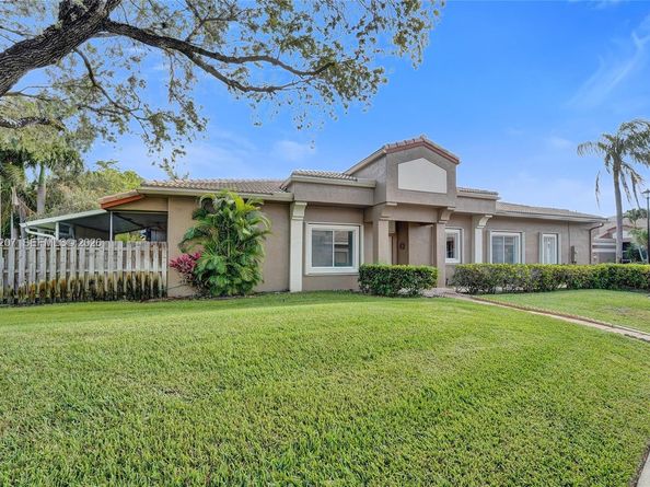 10131 Lombardy Dr, Tamarac FL 33321