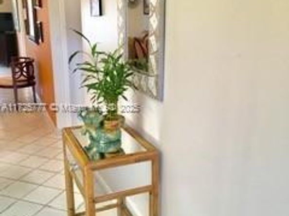 611 S Hollybrook Dr 203, Pembroke Pines FL 33025